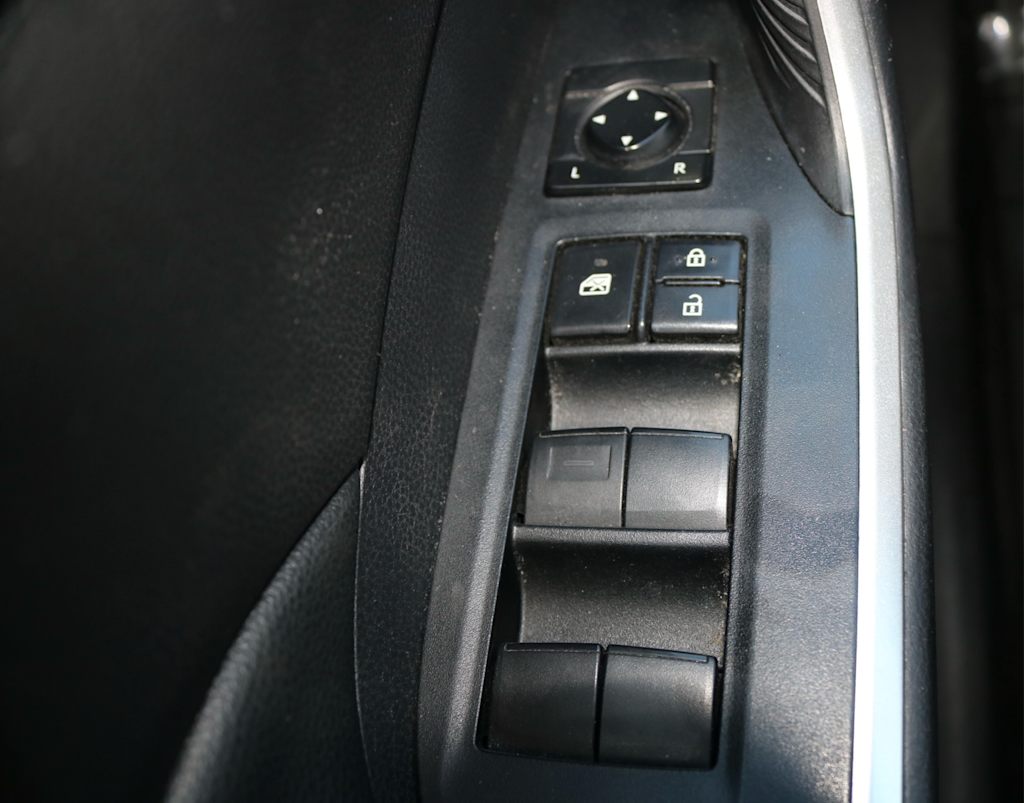 Thumbnail: 2021 Toyota RAV4 - 23