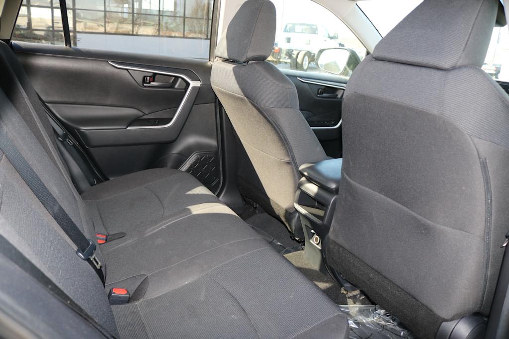 Thumbnail: 2021 Toyota RAV4 - 10