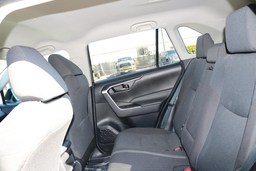 Thumbnail: 2021 Toyota RAV4 - 25