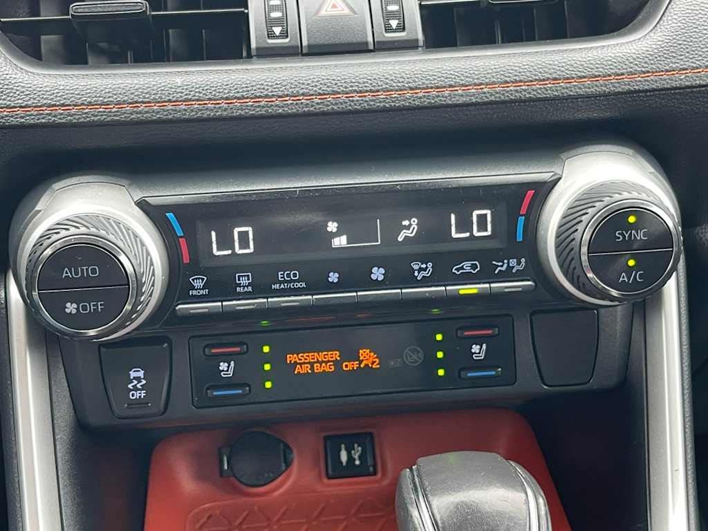 Thumbnail: 2019 Toyota RAV4 - 23