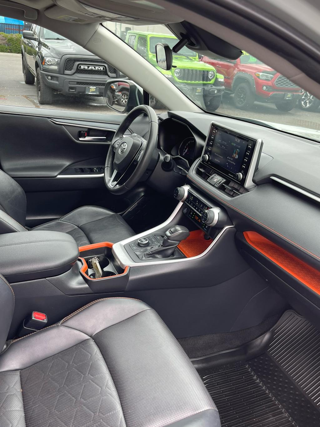 Thumbnail: 2019 Toyota RAV4 - 12