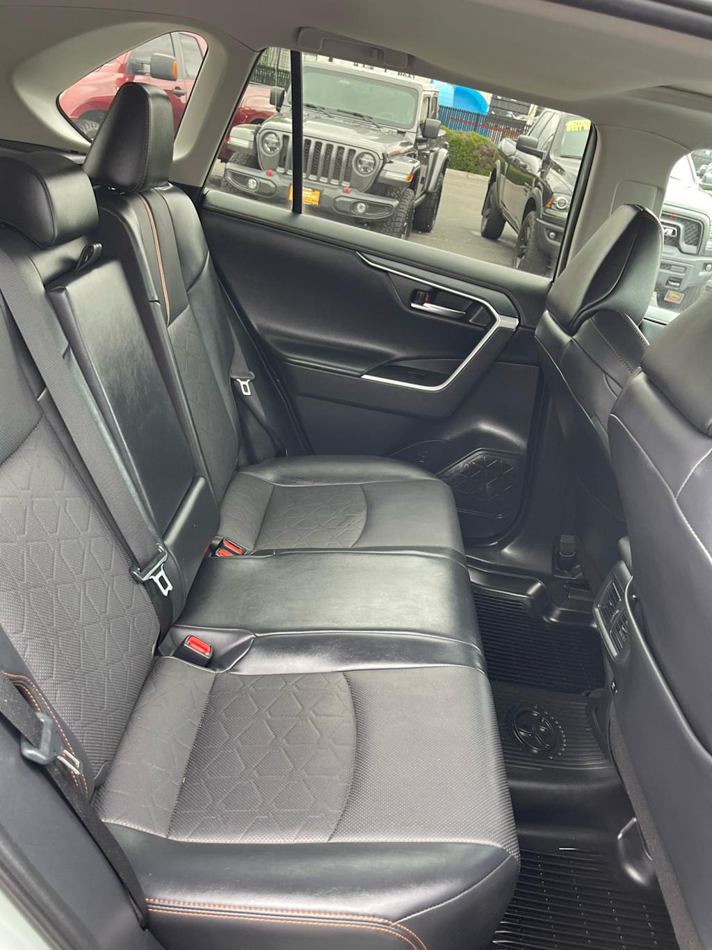 Thumbnail: 2019 Toyota RAV4 - 27