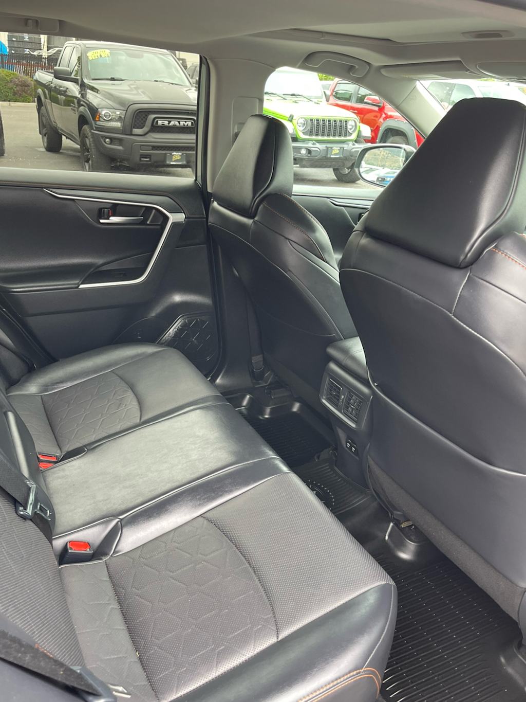 Thumbnail: 2019 Toyota RAV4 - 10