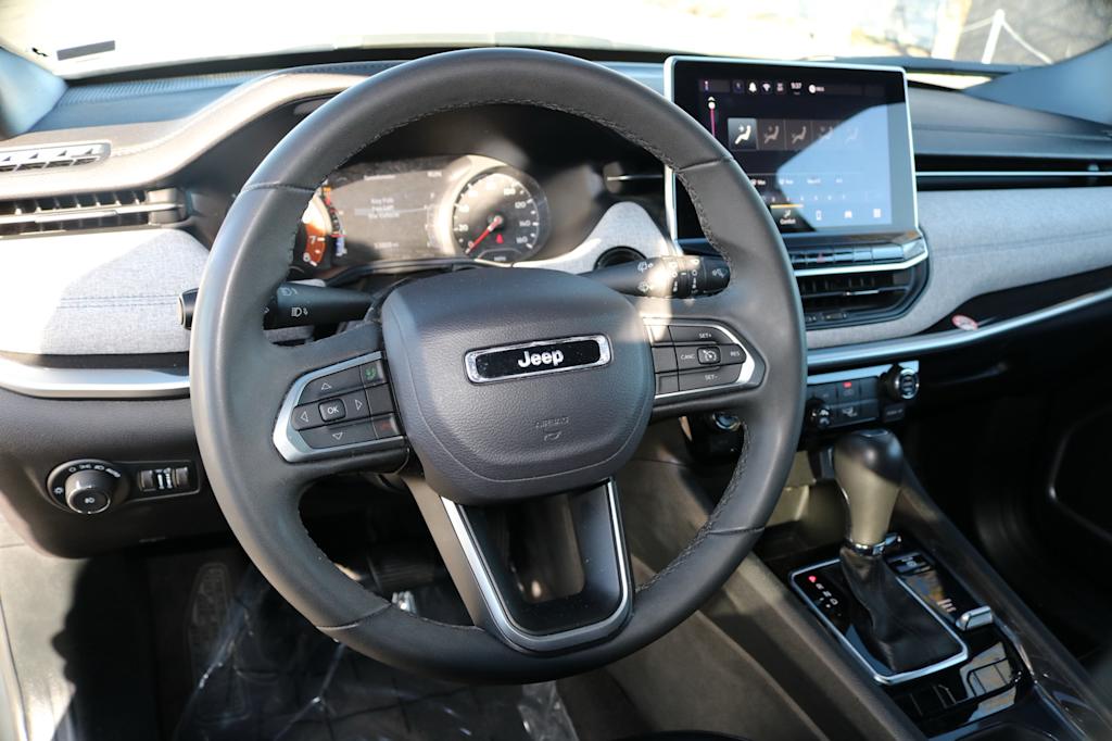 Thumbnail: 2024 Jeep Compass - 8