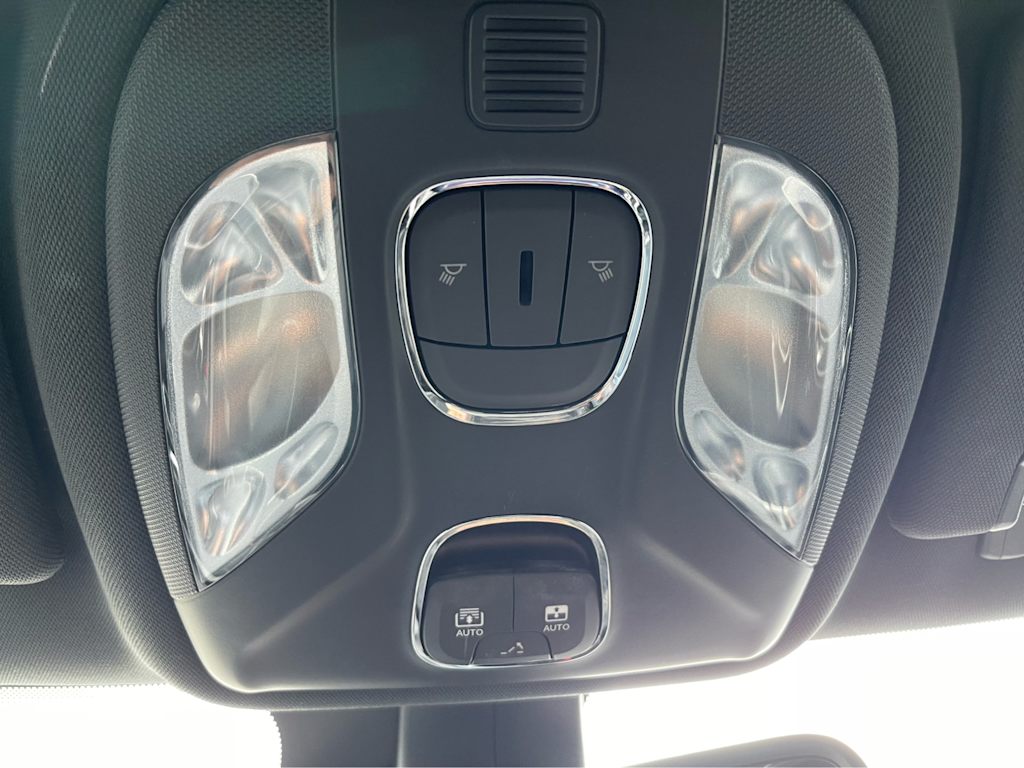 Thumbnail: 2022 Jeep Compass - 25