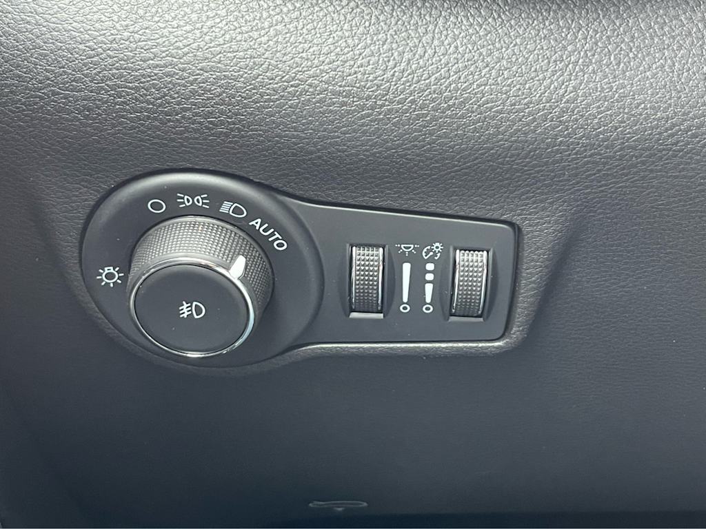 Thumbnail: 2022 Jeep Compass - 22