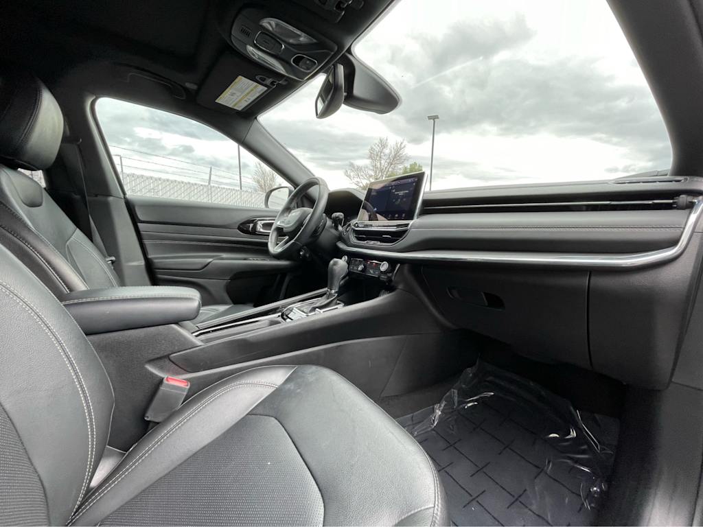 Thumbnail: 2022 Jeep Compass - 13