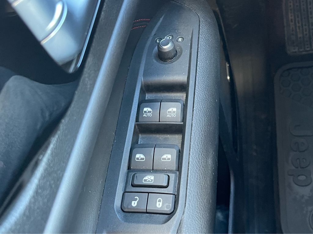 Thumbnail: 2022 Jeep Compass - 24