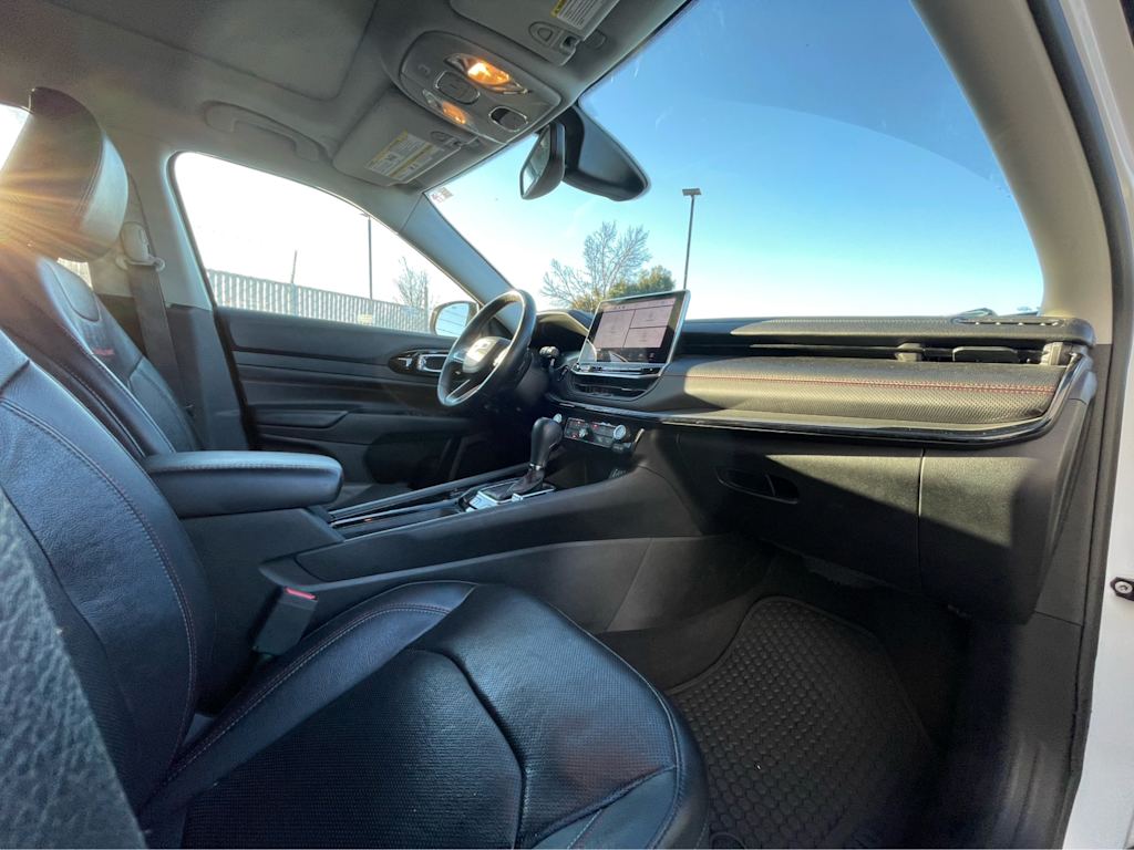 Thumbnail: 2022 Jeep Compass - 13