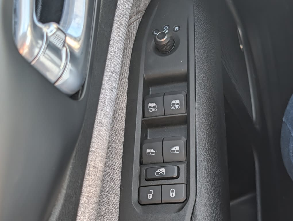 Thumbnail: 2022 Jeep Compass - 24