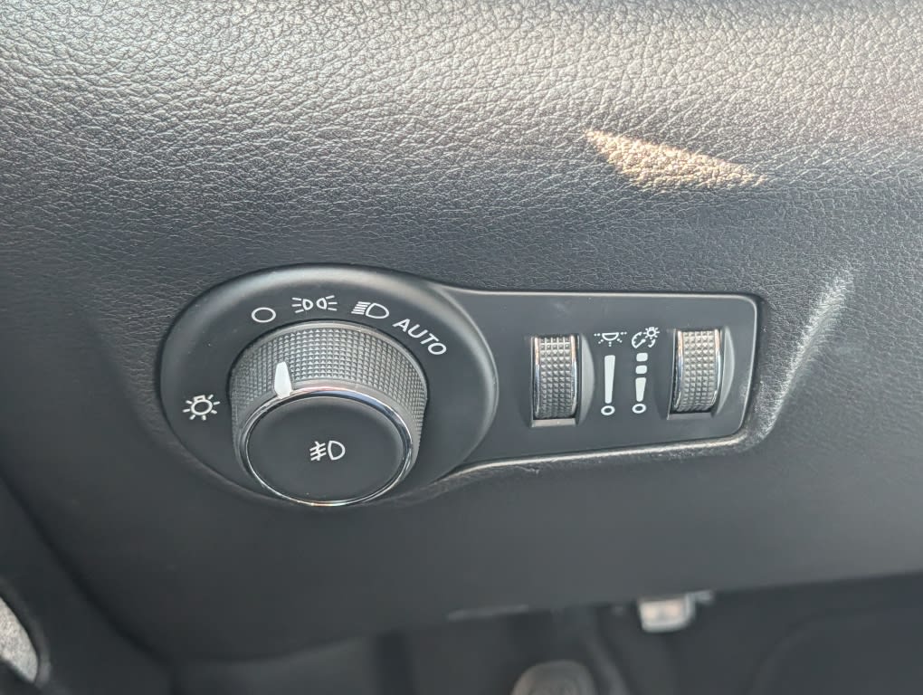 Thumbnail: 2022 Jeep Compass - 25