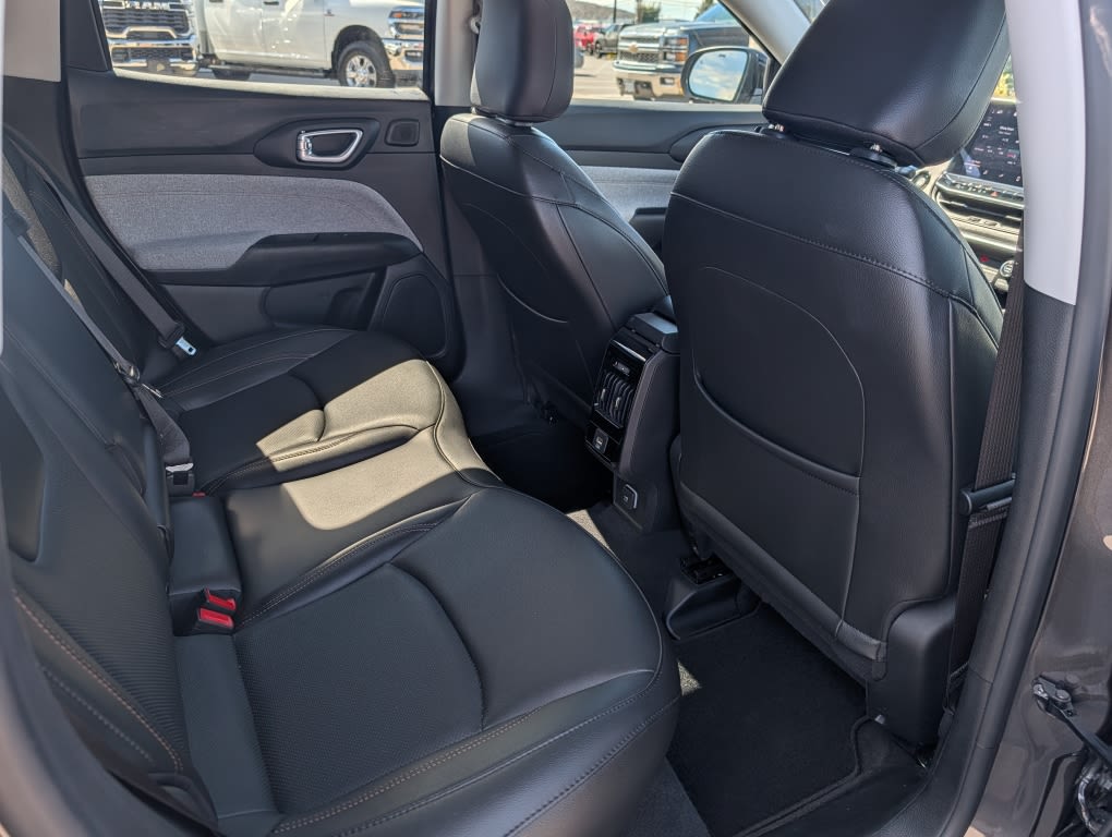 Thumbnail: 2022 Jeep Compass - 11