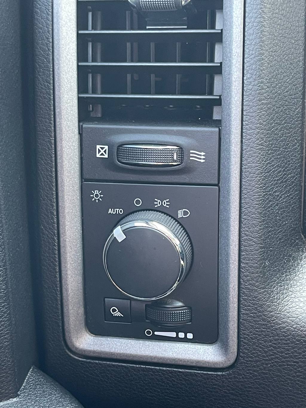 Thumbnail: 2021 RAM 1500 - 25