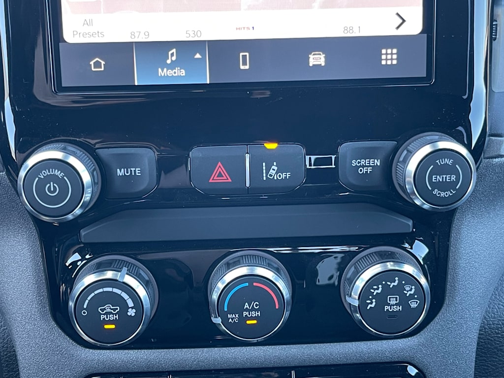 Thumbnail: 2026 RAM 1500 - 22