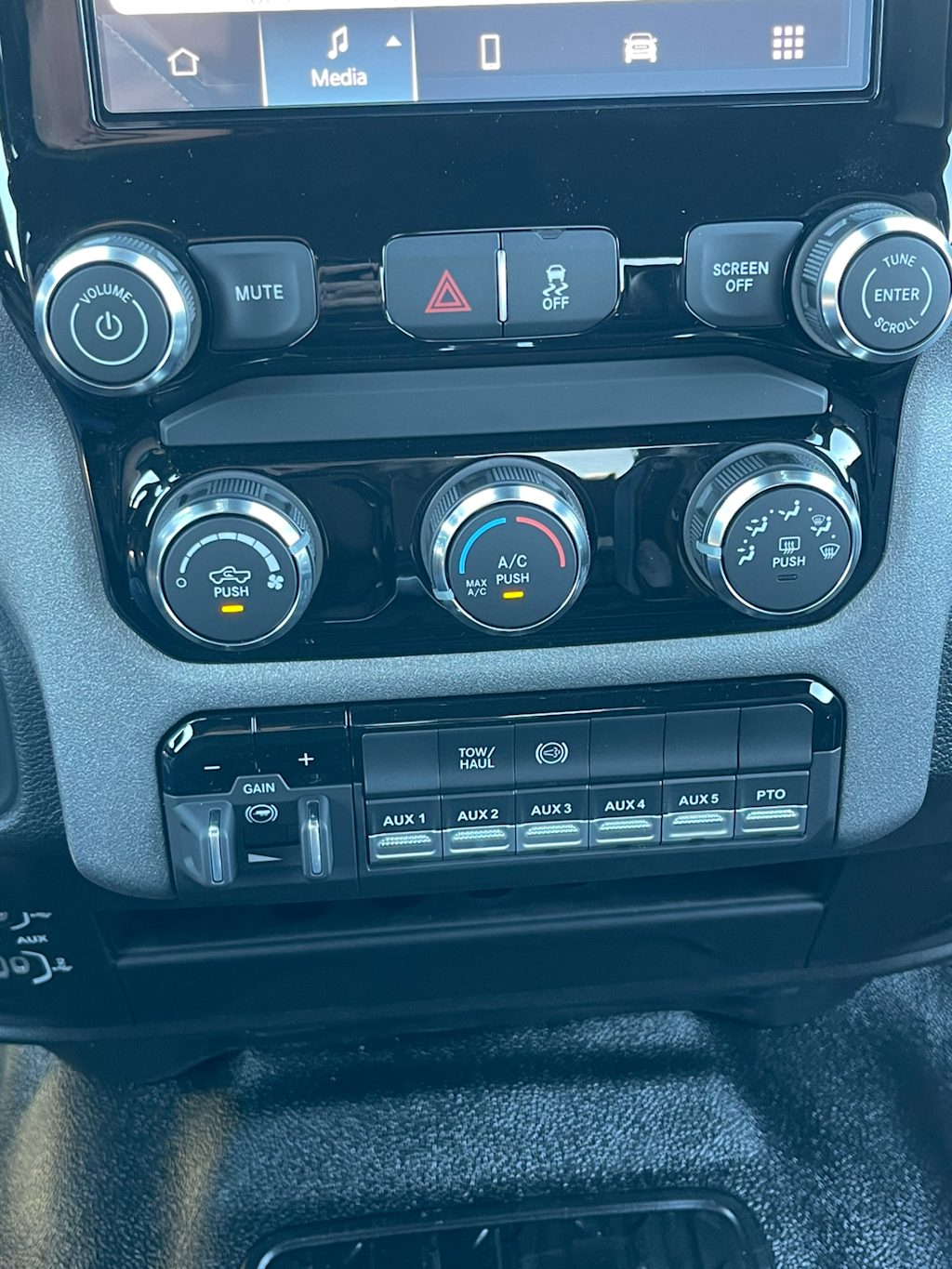 Thumbnail: 2026 RAM 3500 - 21