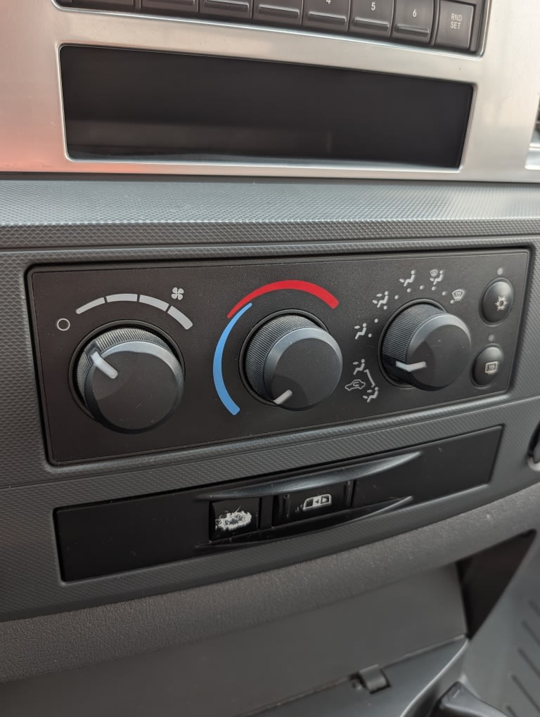 Thumbnail: 2009 Dodge Ram 3500 - 24