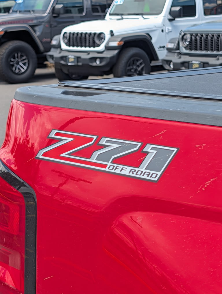 Thumbnail: 2015 Chevrolet Silverado 1500 - 12