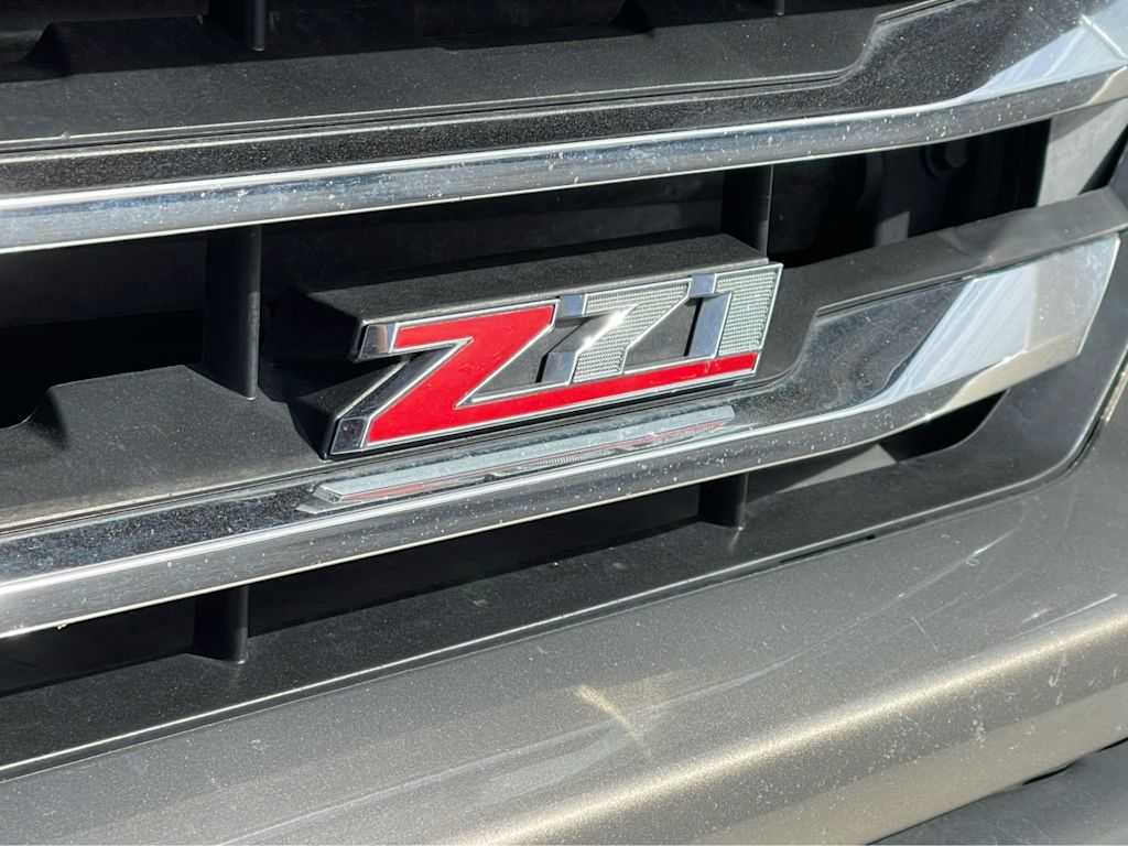 Thumbnail: 2017 Chevrolet Silverado 1500 - 19