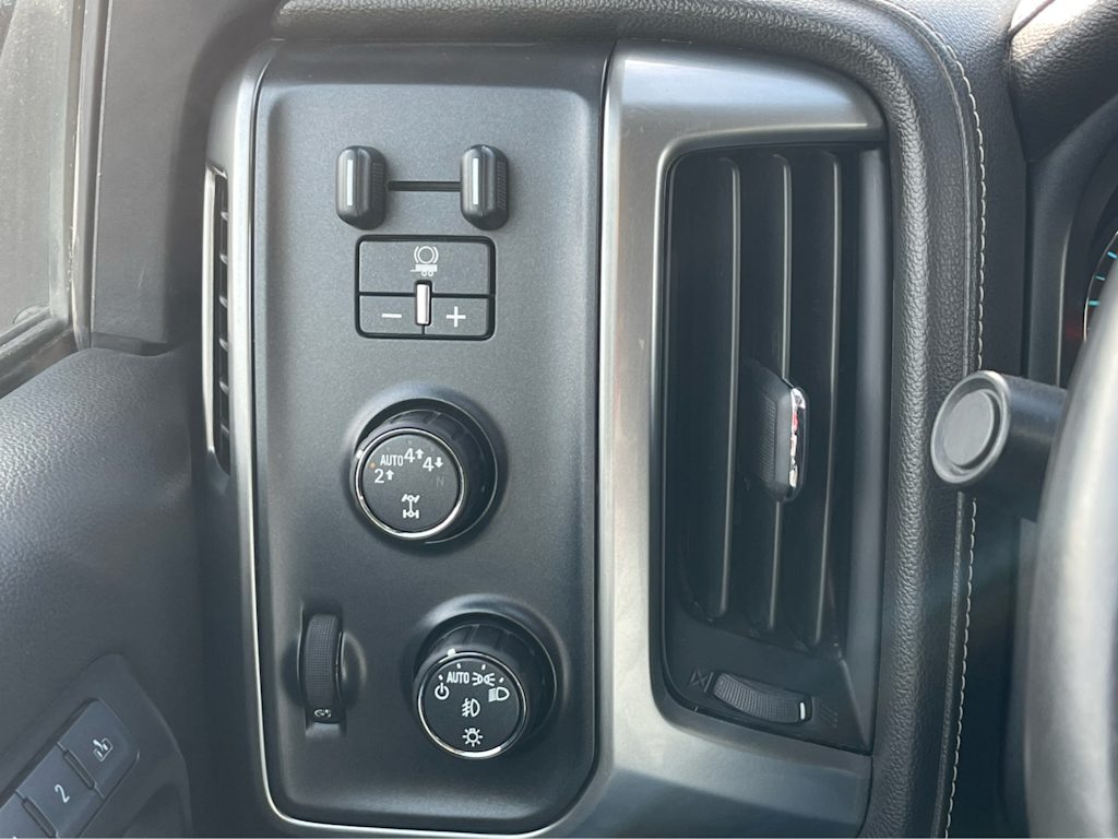 Thumbnail: 2017 Chevrolet Silverado 1500 - 22