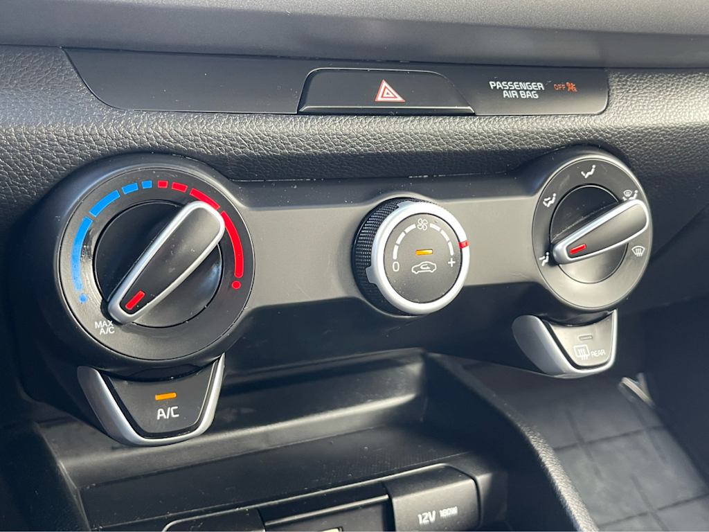 Thumbnail: 2023 Kia Rio - 18