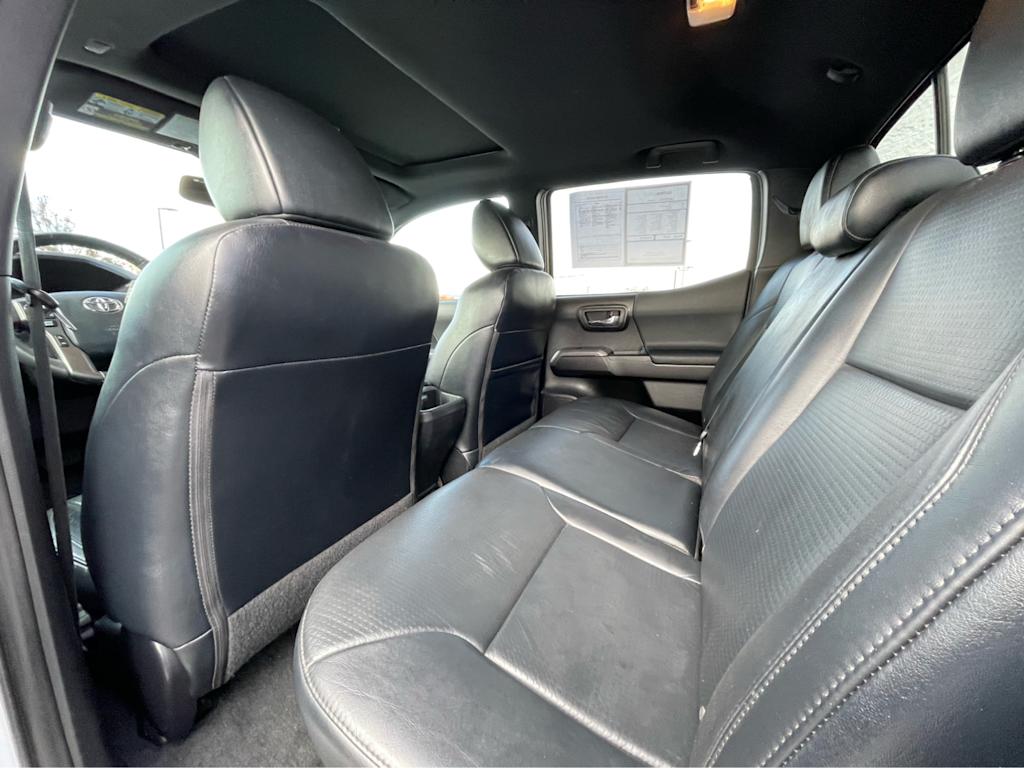 Thumbnail: 2019 Toyota Tacoma - 12