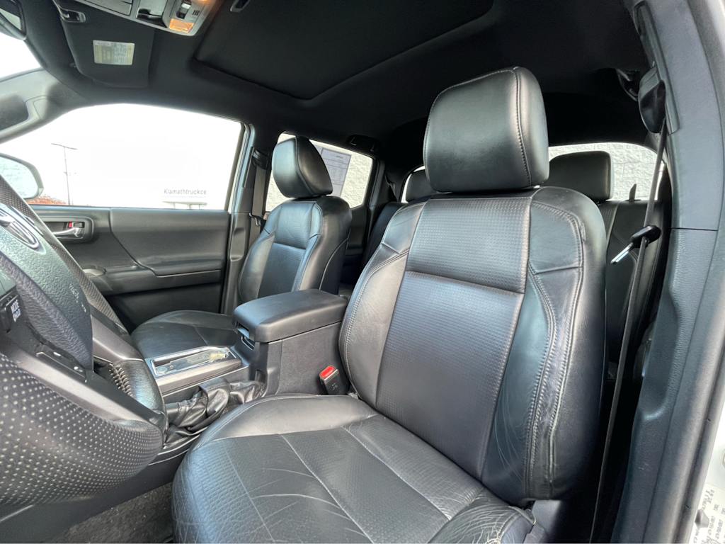 Thumbnail: 2019 Toyota Tacoma - 10