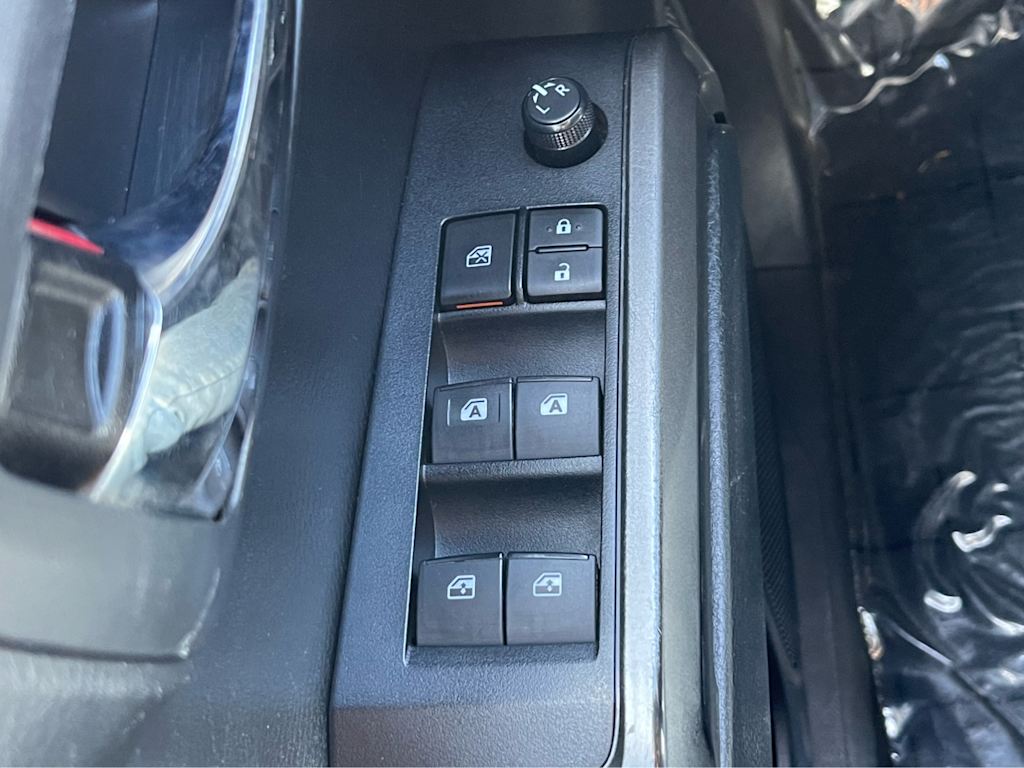 Thumbnail: 2019 Toyota Tacoma - 25