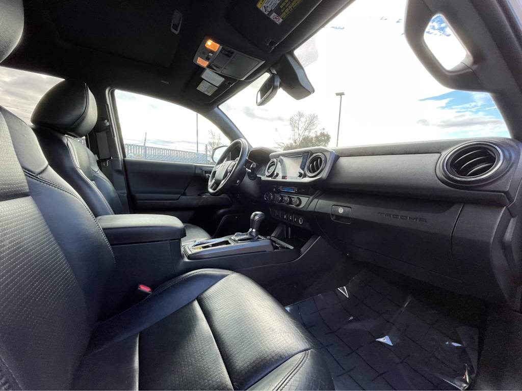 Thumbnail: 2019 Toyota Tacoma - 14