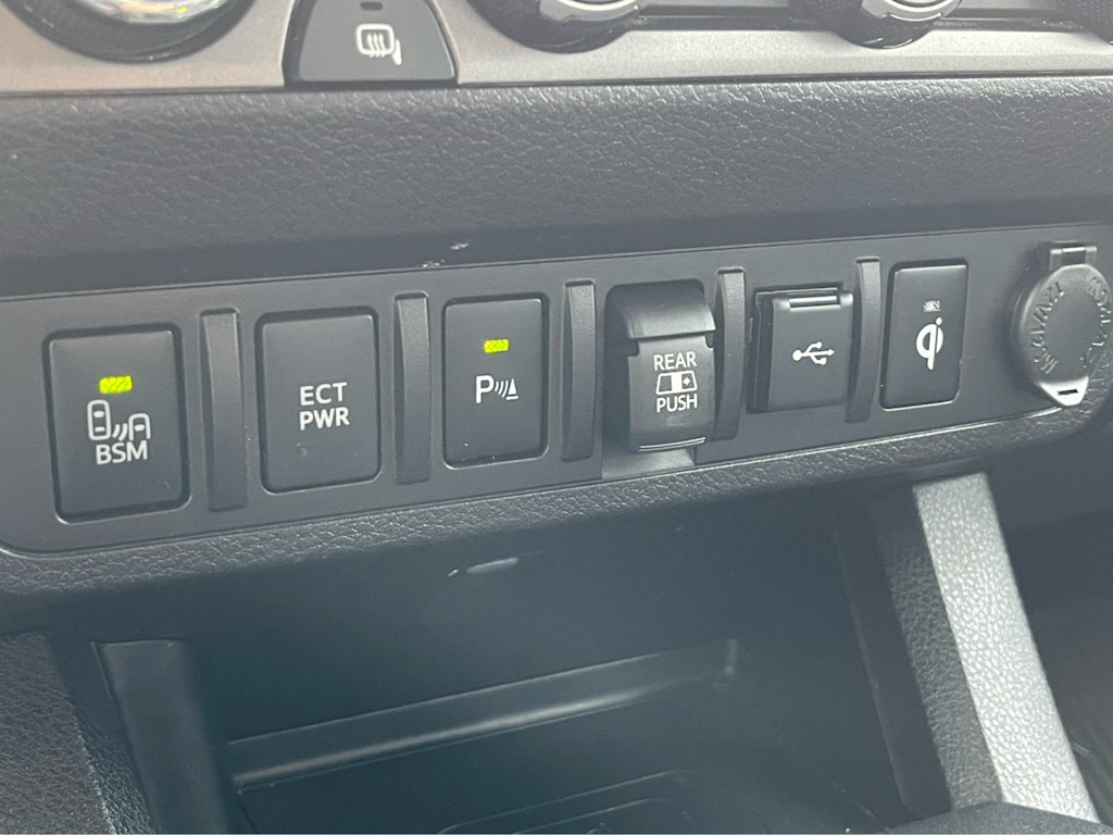 Thumbnail: 2022 Toyota Tacoma - 22