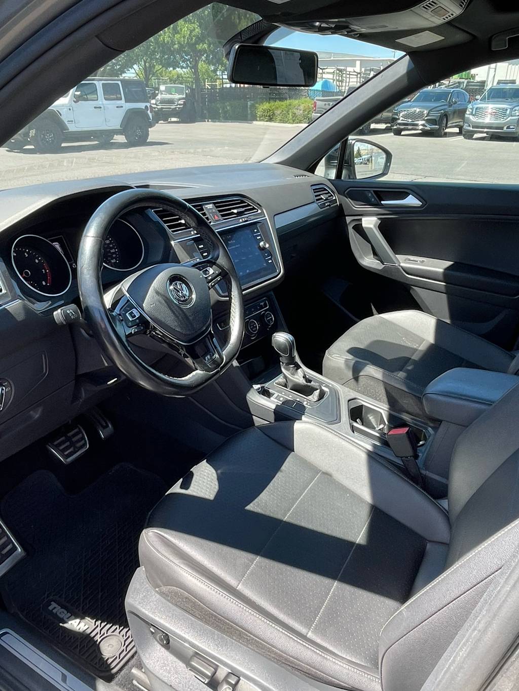 Thumbnail: 2020 Volkswagen Tiguan - 2