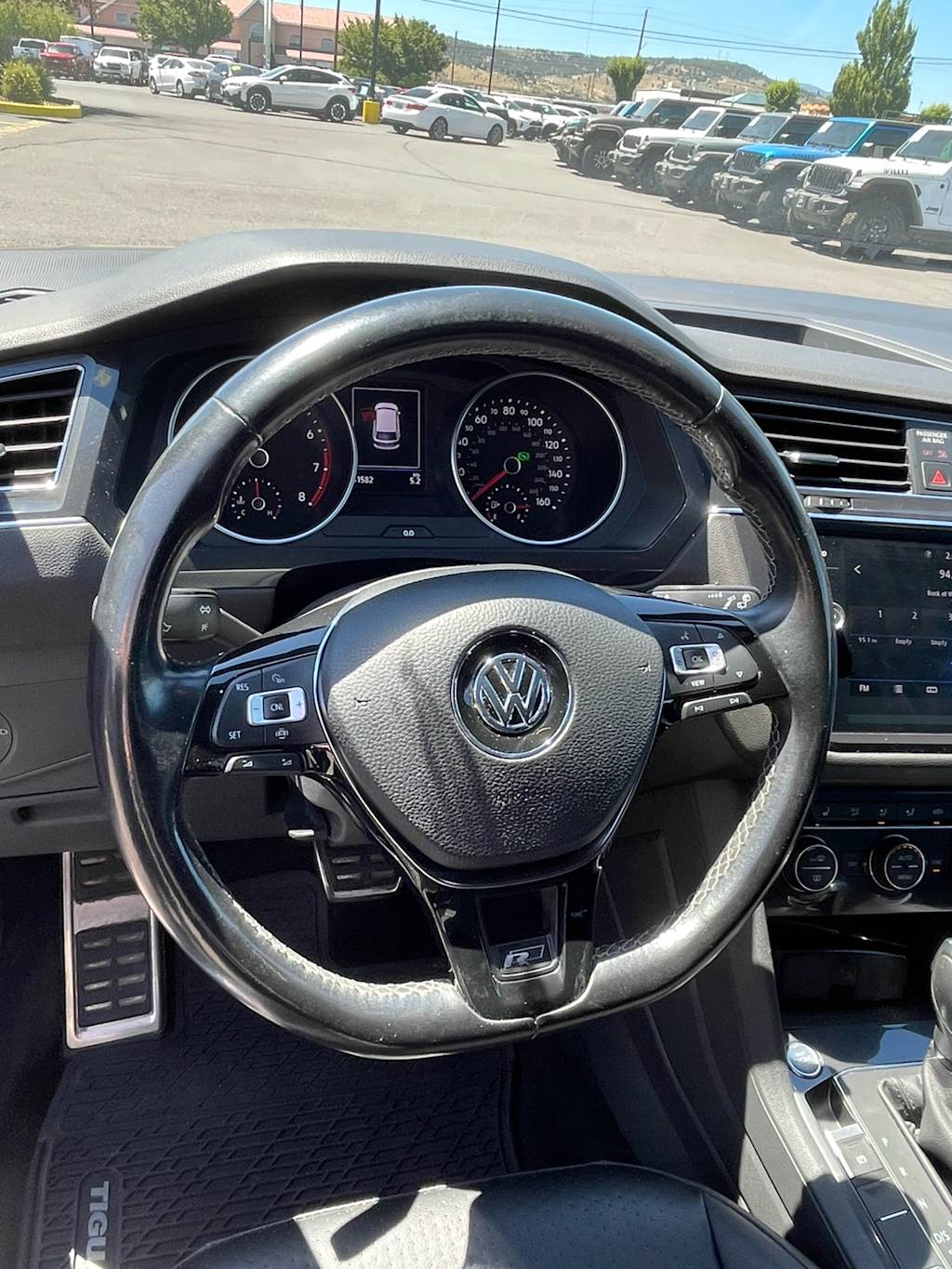 Thumbnail: 2020 Volkswagen Tiguan - 11