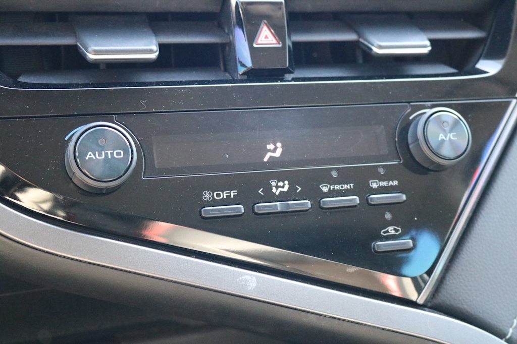 Thumbnail: 2021 Toyota Camry - 22