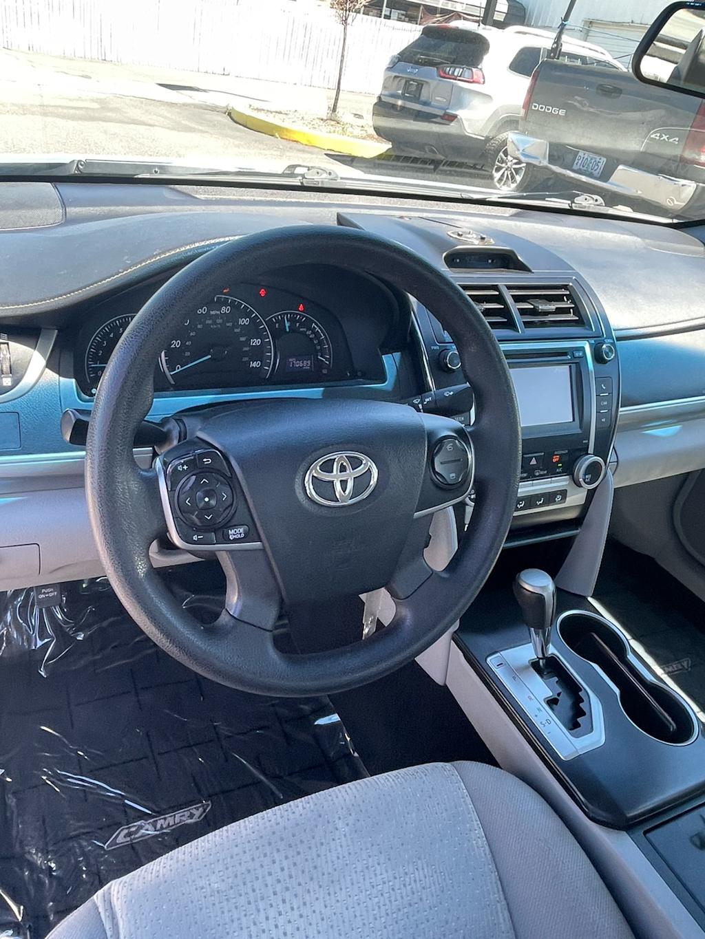Thumbnail: 2013 Toyota Camry - 9
