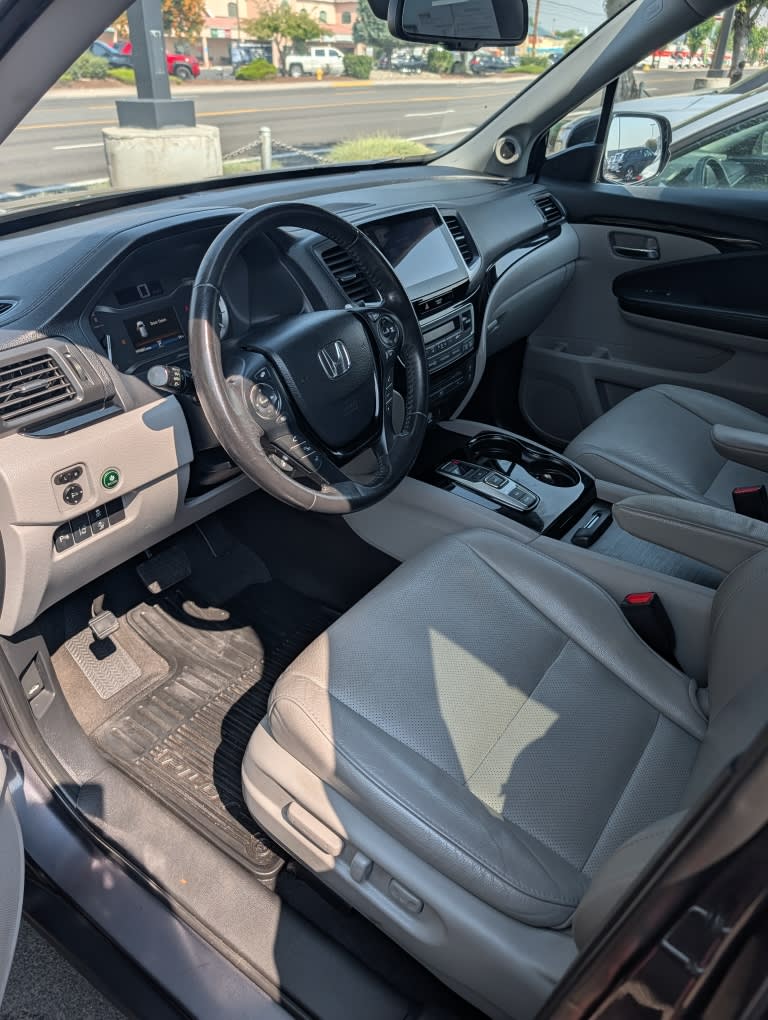 Thumbnail: 2018 Honda Pilot - 2