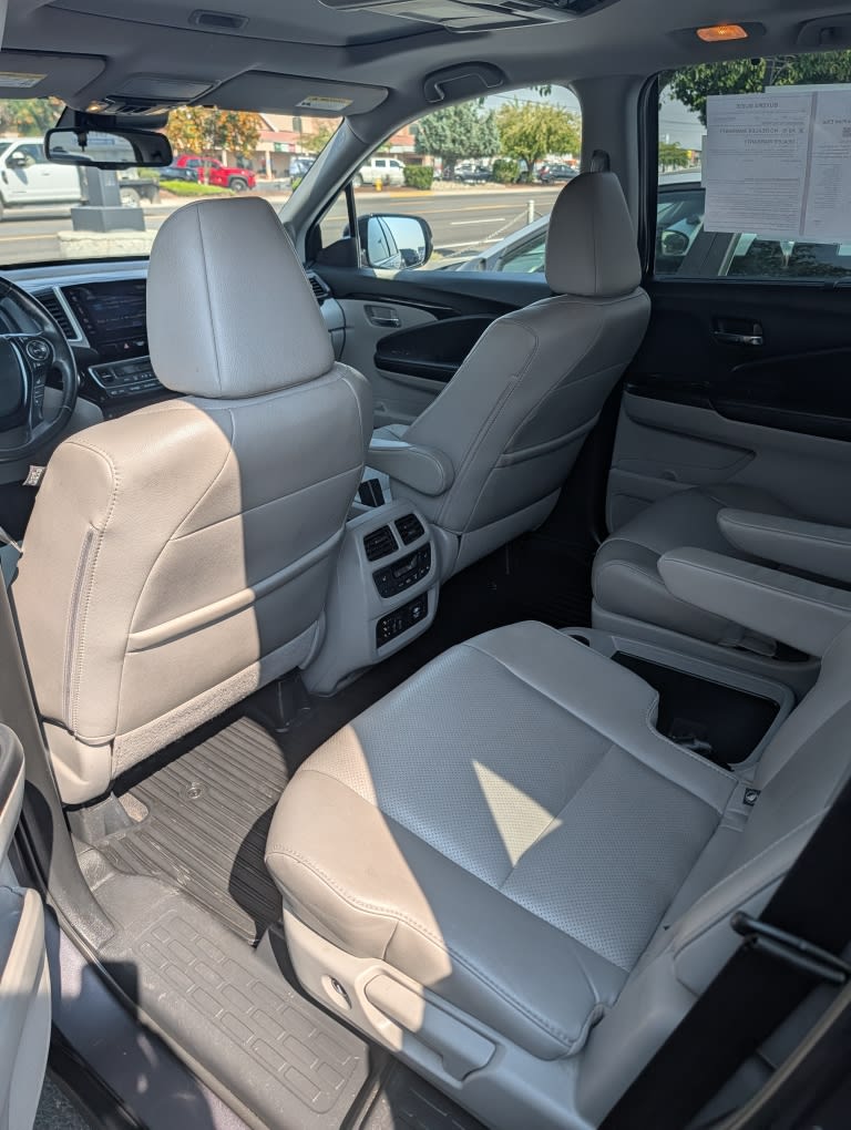 Thumbnail: 2018 Honda Pilot - 11