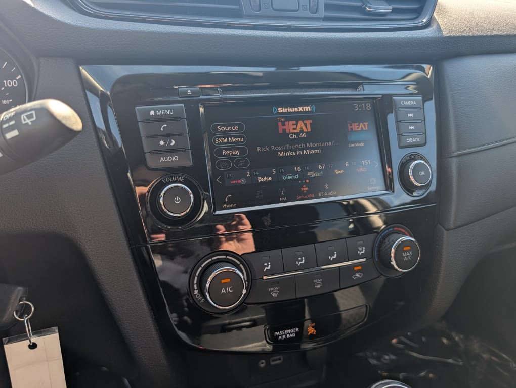 Thumbnail: 2018 Nissan Rogue - 11