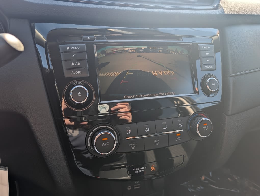 Thumbnail: 2018 Nissan Rogue - 20