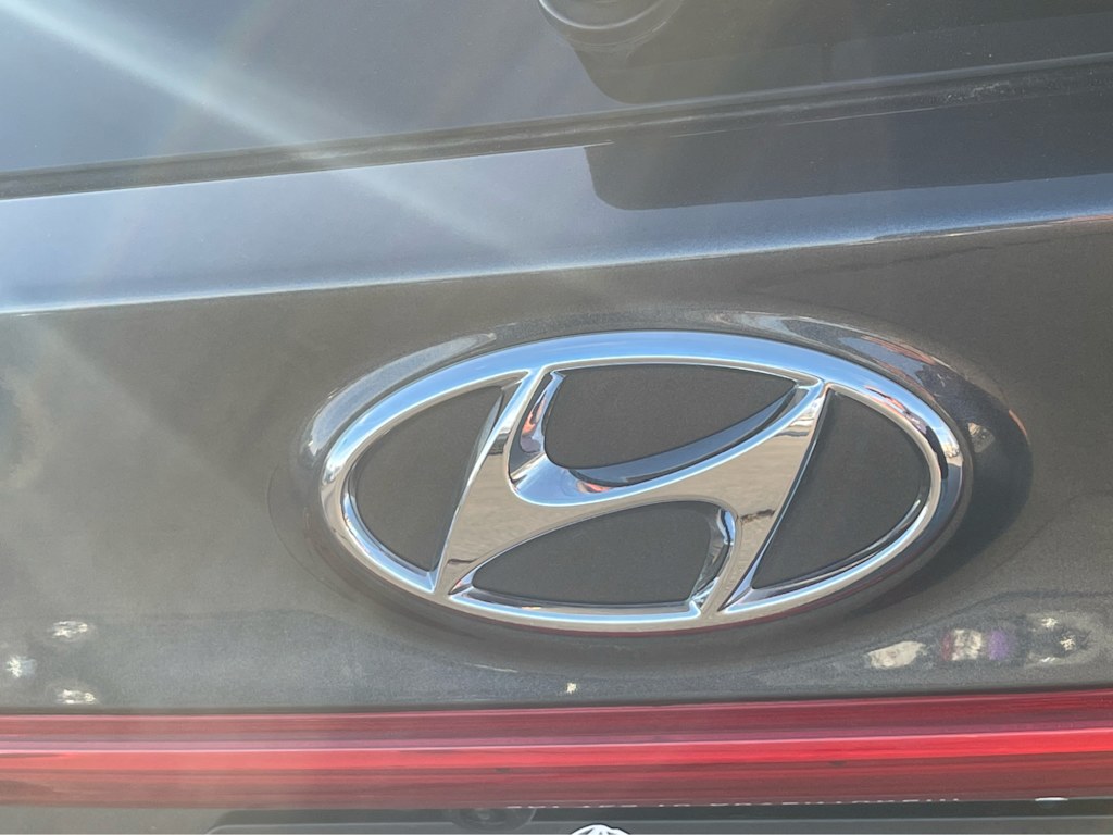 Thumbnail: 2023 Hyundai Santa Fe - 16