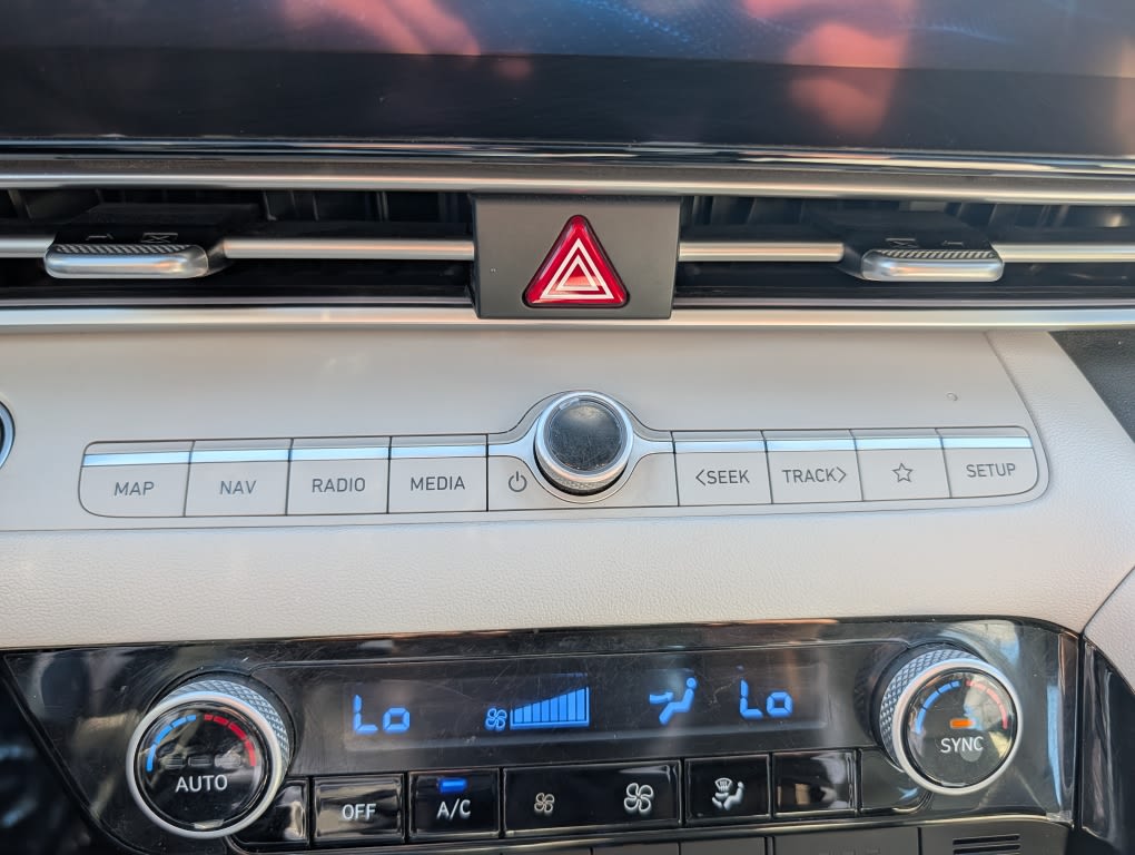 Thumbnail: 2021 Hyundai Elantra - 22