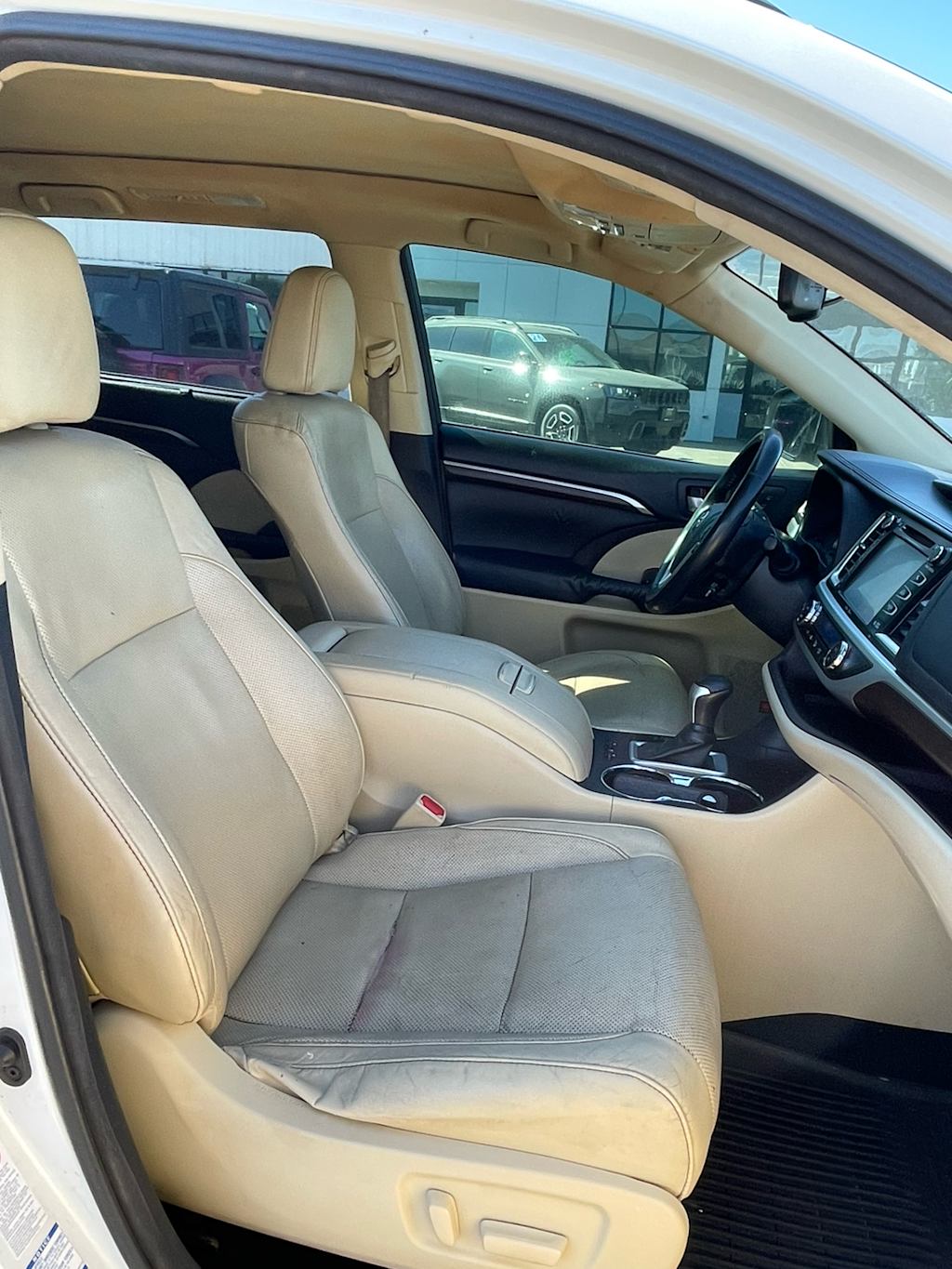 Thumbnail: 2015 Toyota Highlander - 10