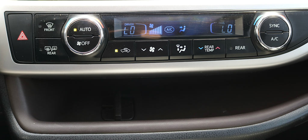 Thumbnail: 2017 Toyota Highlander - 23