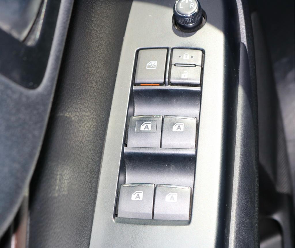 Thumbnail: 2017 Toyota Highlander - 25