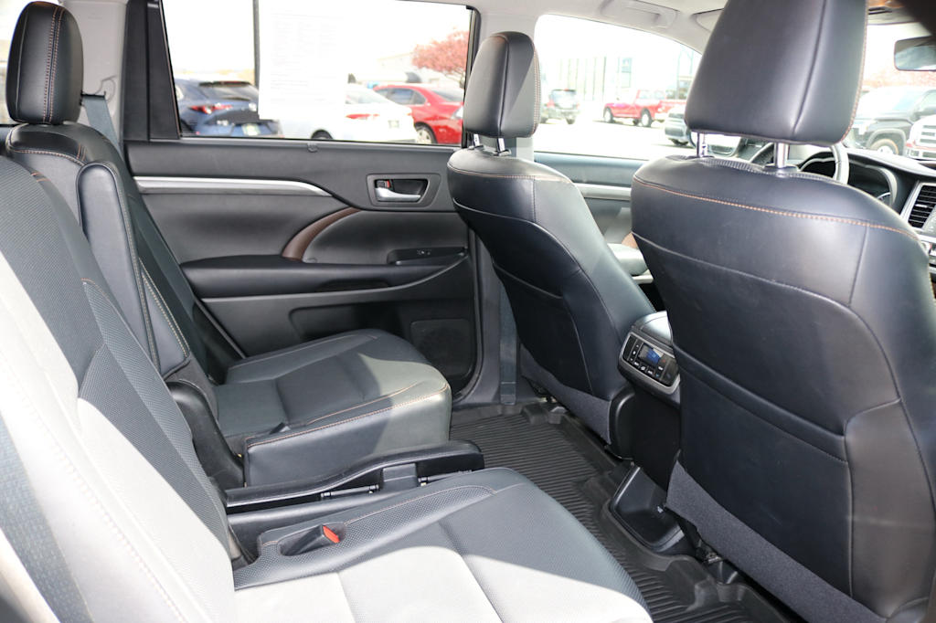Thumbnail: 2017 Toyota Highlander - 27