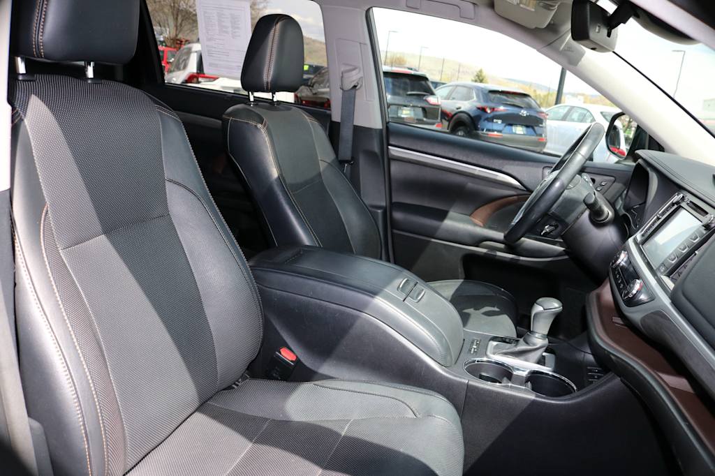 Thumbnail: 2017 Toyota Highlander - 8