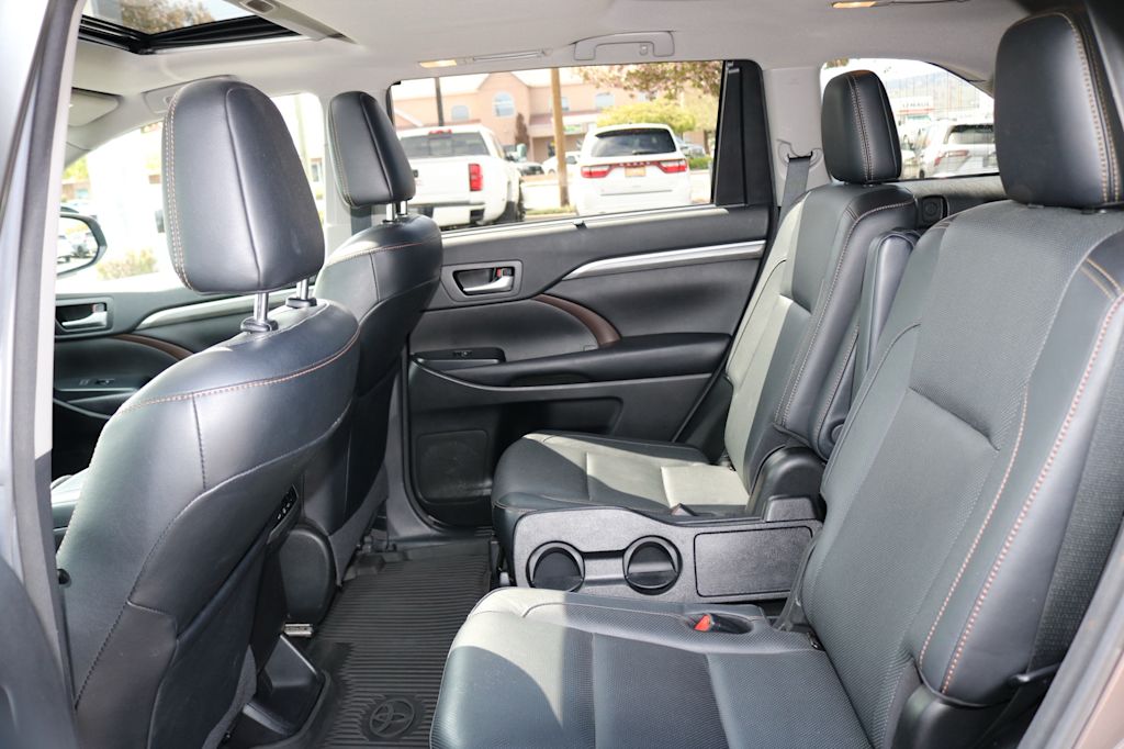 Thumbnail: 2017 Toyota Highlander - 28