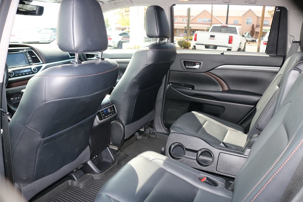 Thumbnail: 2017 Toyota Highlander - 29