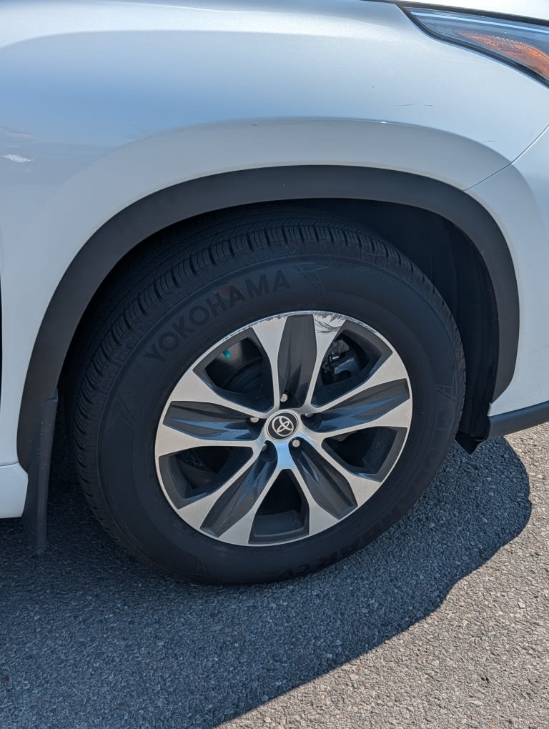 Thumbnail: 2022 Toyota Highlander - 7