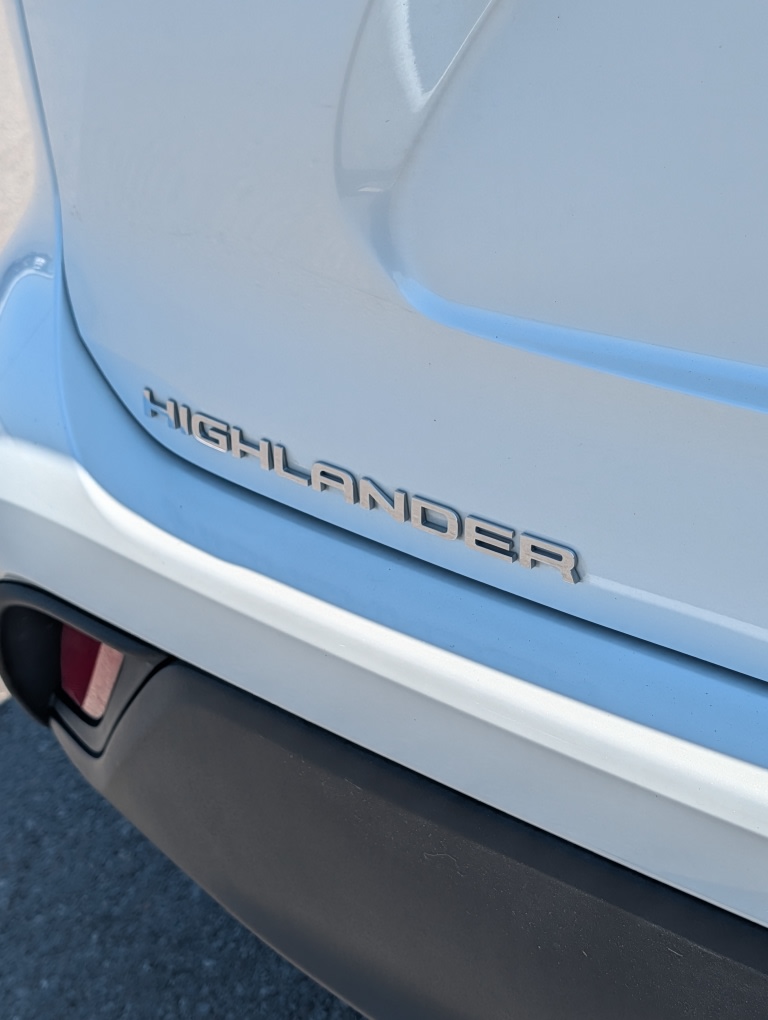 Thumbnail: 2022 Toyota Highlander - 17