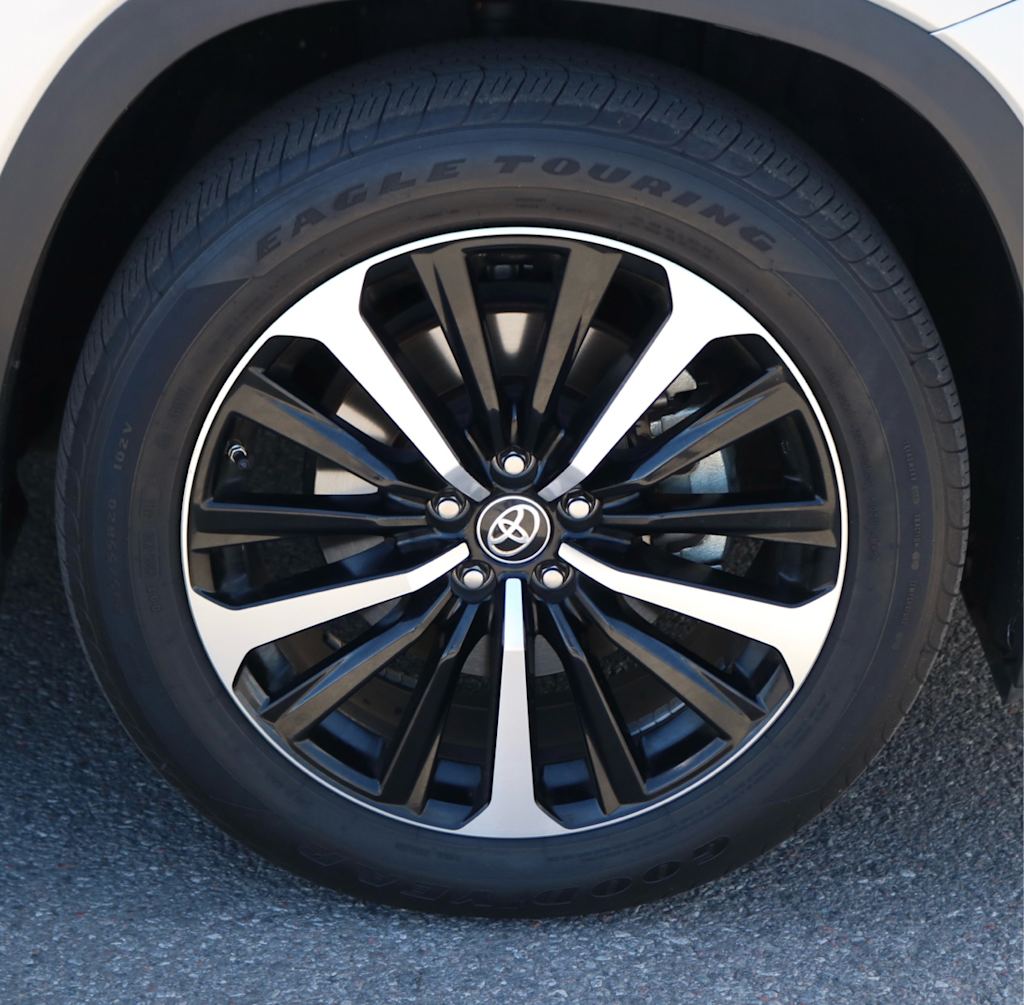 Thumbnail: 2021 Toyota Highlander - 6