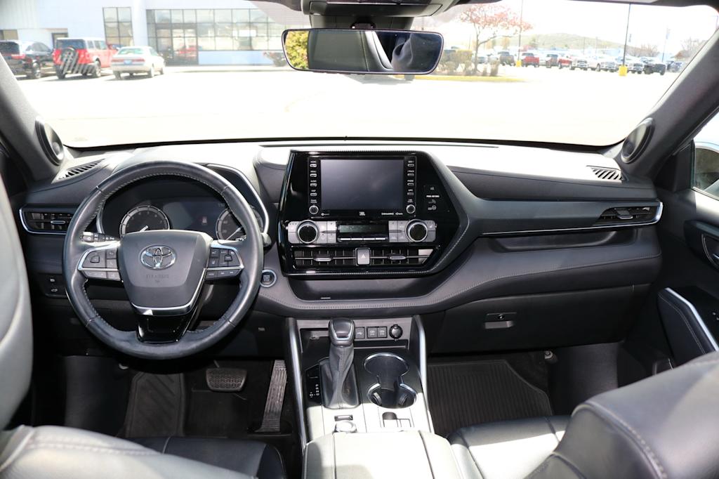 Thumbnail: 2021 Toyota Highlander - 7